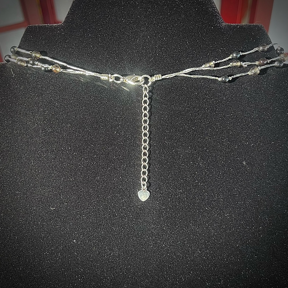 ☃️ Knotted Rhinestone Necklace - Picture 8 of 11